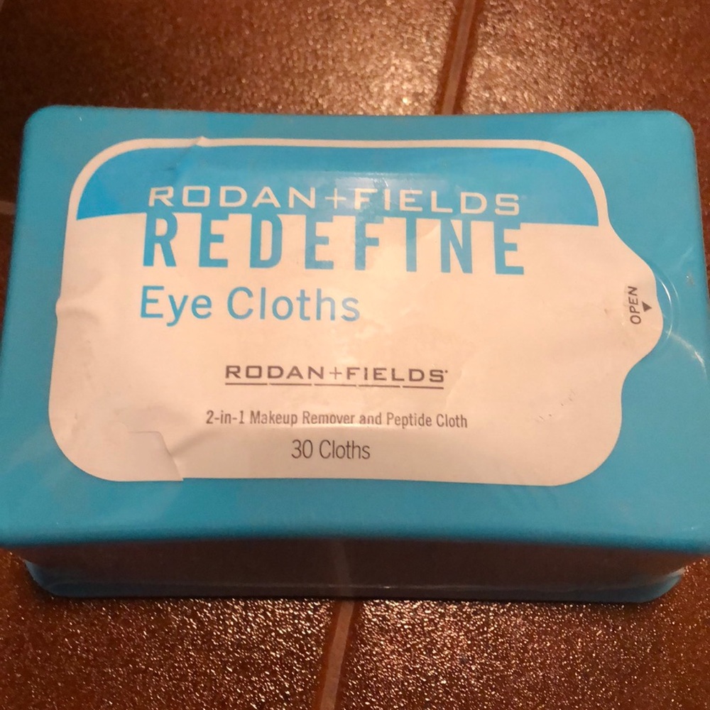 Rodan + Fields Eye Cloths